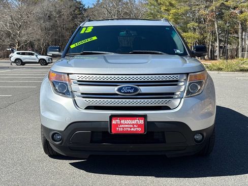 Used 2013 Ford Explorer XLT image 2