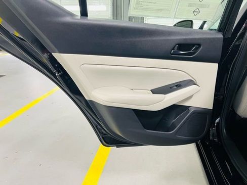 Used 2025 Nissan Altima 2.5 SV image 24