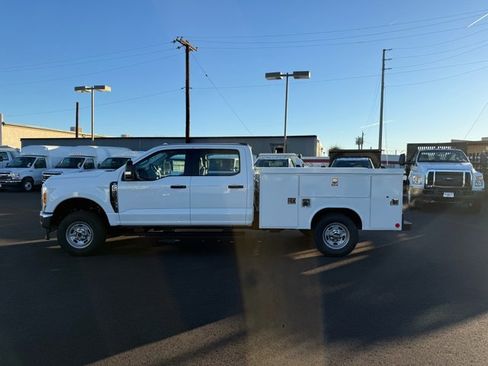 New 2026 Ford F250 XL w/ XL Chrome Package image 4
