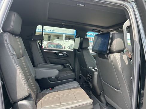 New 2026 Chevrolet Suburban High Country AWD/4WD image 34