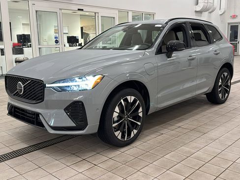 New 2026 Volvo XC60 T8 Plus w/ Protection Package Premier image 9