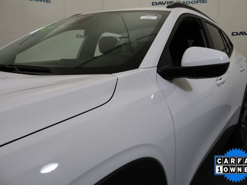 Used 2025 Chevrolet Trax LT FWD image 13