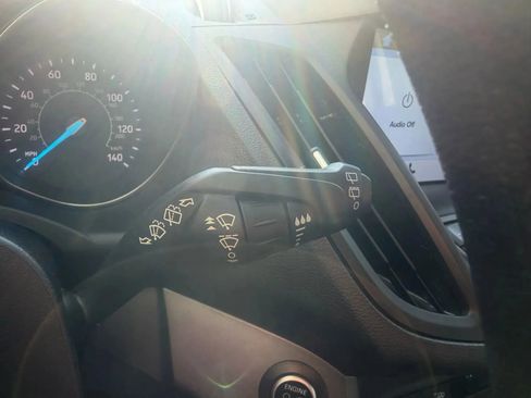 Used 2019 Ford Escape SE image 17