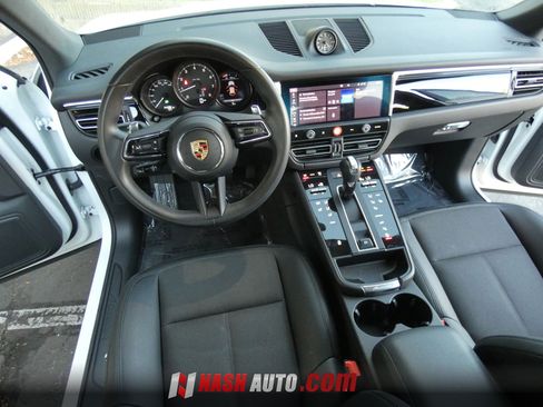 Used 2024 Porsche Macan AWD/4WD image 24