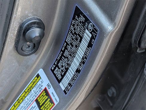 Used 2017 Toyota Corolla L image 23