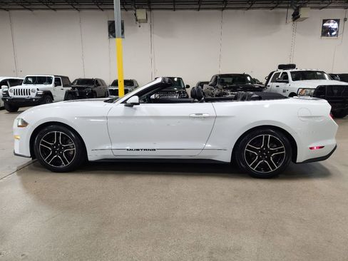 Used 2020 Ford Mustang Premium RWD image 7