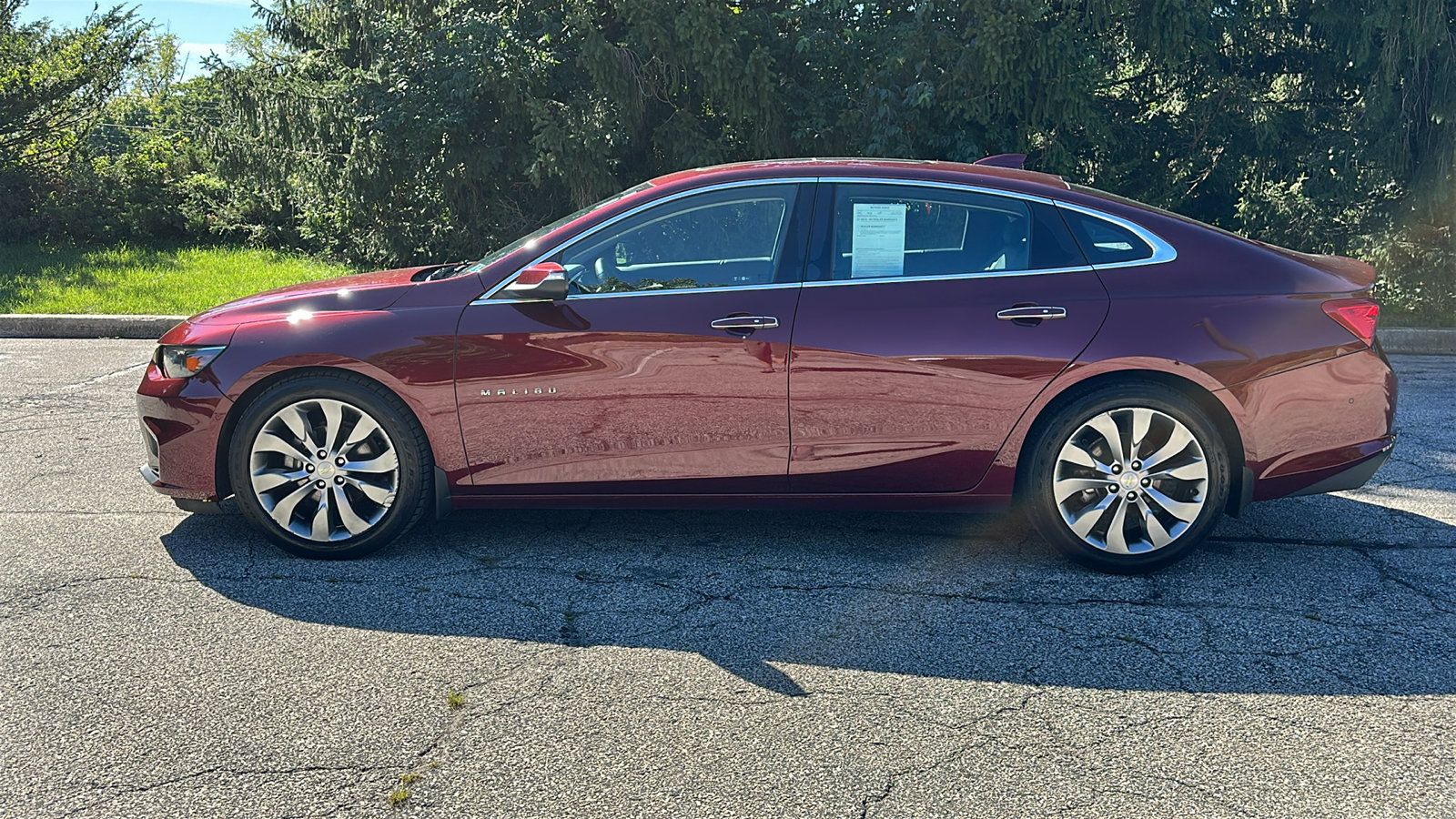 Used 2016 Chevrolet Malibu Premier w/ Driver Confidence Package II FWD image 28