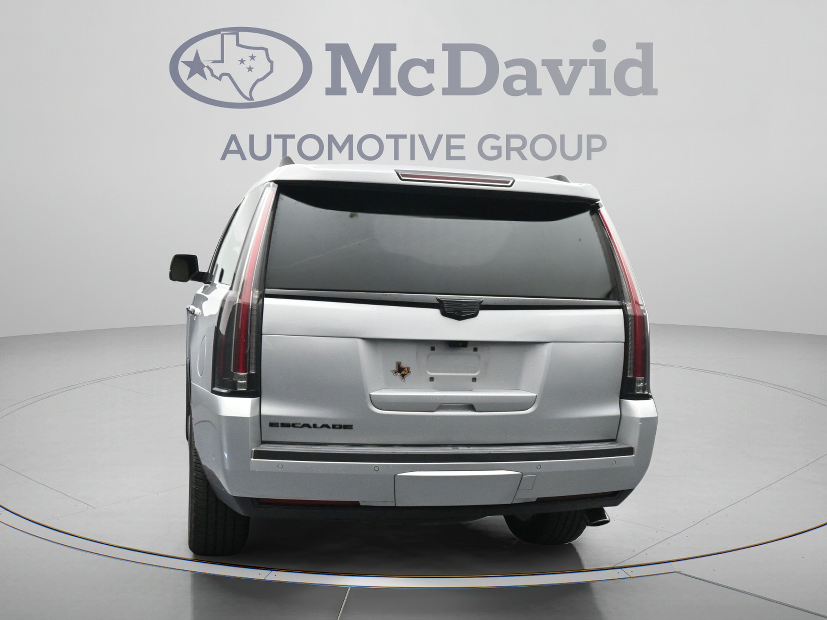 Used 2019 Cadillac Escalade Luxury w/ LPO, Radiant Package AWD/4WD image 7