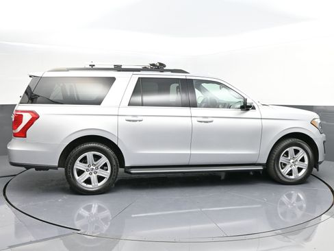 Used 2018 Ford Expedition Max XLT w/ Equipment Group 202A image 8