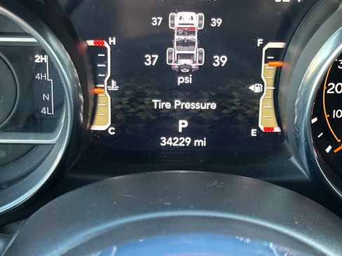 Used 2023 Jeep Wrangler Unlimited Rubicon image 26