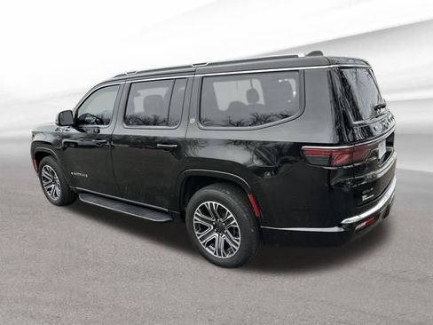 Used 2023 Jeep Wagoneer Series II image 5