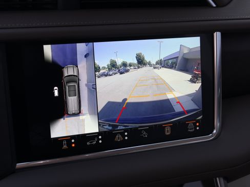 Used 2023 GMC Yukon Denali w/ Advanced Technology Package AWD/4WD image 30