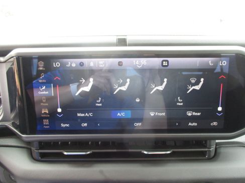 Used 2025 Jeep Wrangler Unlimited Sahara AWD/4WD image 24