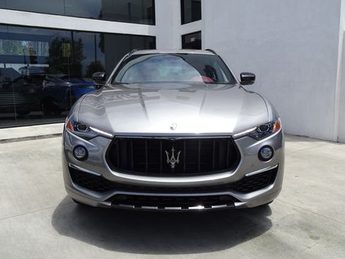 Used 2022 Maserati Levante GT AWD/4WD image 2