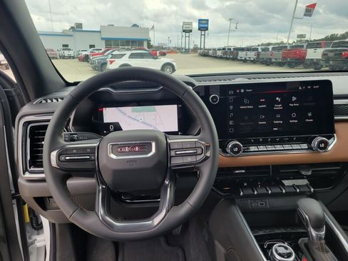 New 2026 GMC Canyon AT4 image 8