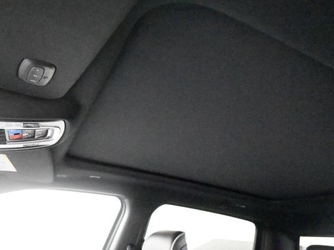 New 2026 RAM 1500 Laramie AWD/4WD image 15