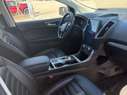 Used 2023 Ford Edge SEL w/ Convenience Package image 7