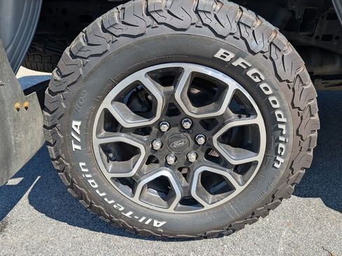 Used 2022 Ford F150 Lariat AWD/4WD image 12