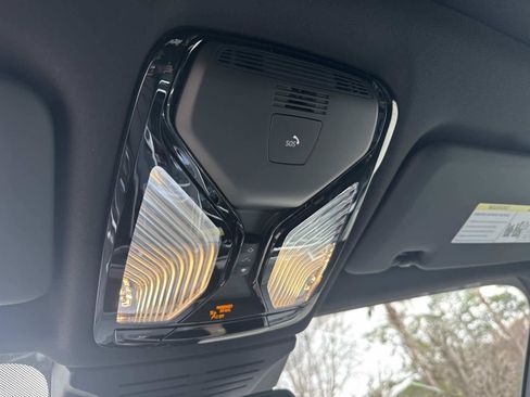 New 2026 BMW X5 M60i image 34