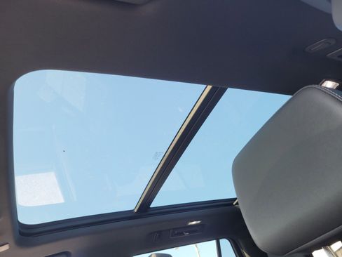 Used 2024 Chevrolet Tahoe Z71 w/ Z71 Off-Road Package image 20