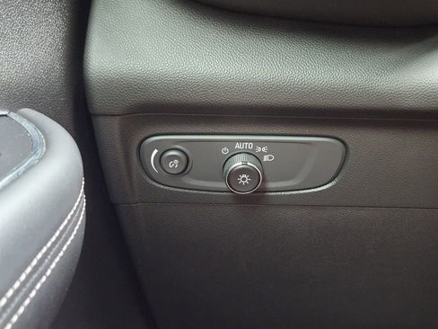 Used 2023 Buick Envision Essence image 20