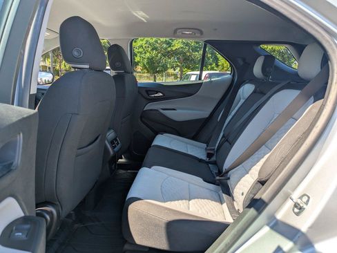 Used 2018 Chevrolet Equinox LS AWD/4WD image 25