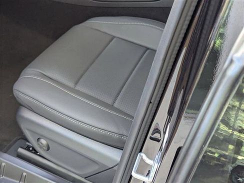 New 2026 Mercedes-Benz GLS 450 4MATIC image 4