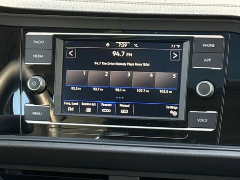 Used 2020 Volkswagen Jetta SE w/ SE Cold Weather Package FWD image 11