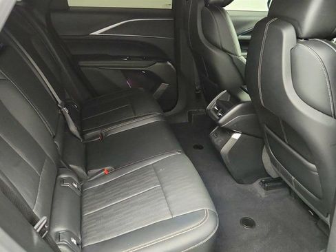 Used 2024 Cadillac Lyriq Luxury image 23