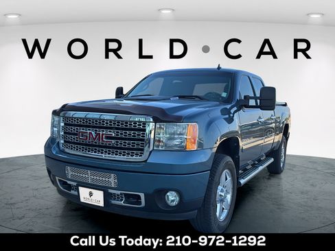 Used 2012 GMC Sierra 2500 Denali w/ Suspension Package, Off-Road AWD/4WD image 17