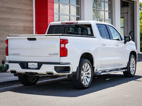 Used 2020 Chevrolet Silverado 1500 High Country w/ Technology Package AWD/4WD image 3