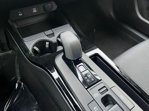 Used 2025 Toyota Prius LE image 35