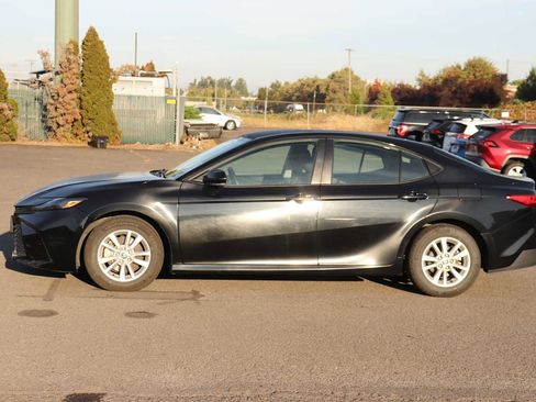 Used 2025 Toyota Camry LE FWD image 8
