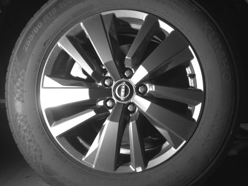 Used 2025 Nissan Pathfinder SV image 15