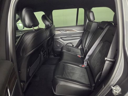 Used 2026 Jeep Grand Cherokee Altitude RWD image 22