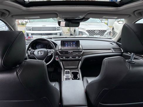 Used 2021 Honda Accord Touring image 14
