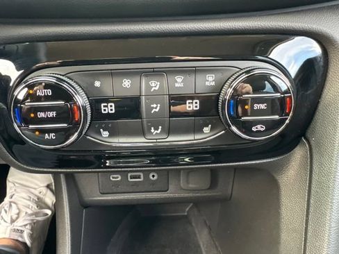 Used 2023 Buick Encore GX Select w/ Safety Package II AWD/4WD image 32