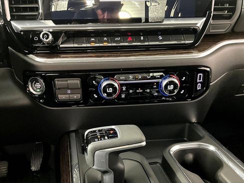New 2026 GMC Sierra 1500 Elevation image 7