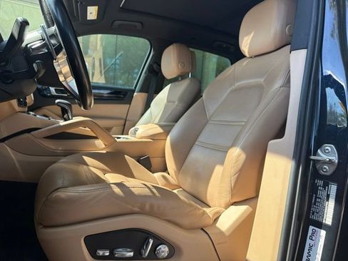 Used 2019 Porsche Cayenne AWD/4WD image 5