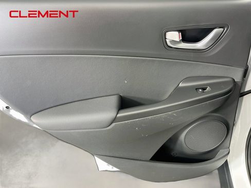 Used 2022 Hyundai Kona Limited w/ Cargo Package FWD image 31