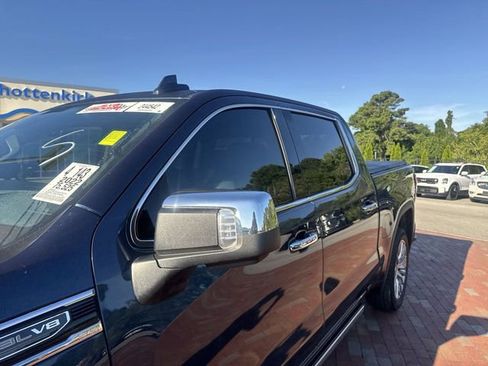 Used 2022 GMC Sierra 1500 Denali w/ Technology Package AWD/4WD image 5