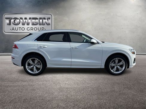 Used 2023 Audi Q8 Premium w/ Convenience Package image 3