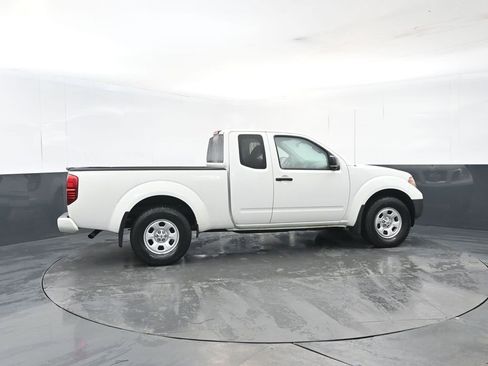 Used 2020 Nissan Frontier S image 6