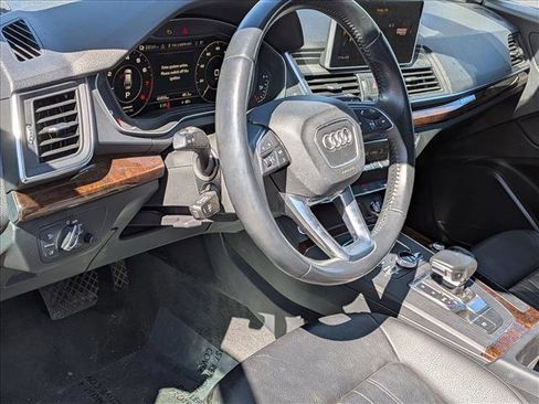 Used 2020 Audi Q5 e Premium image 10
