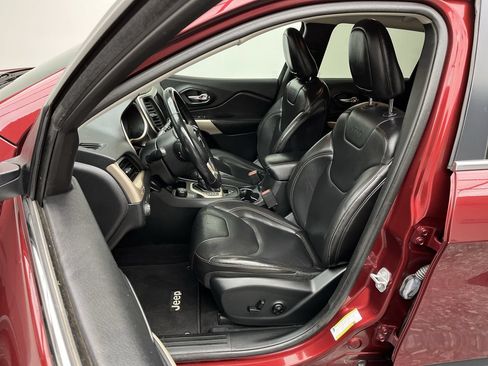 Used 2018 Jeep Cherokee Limited AWD/4WD image 8