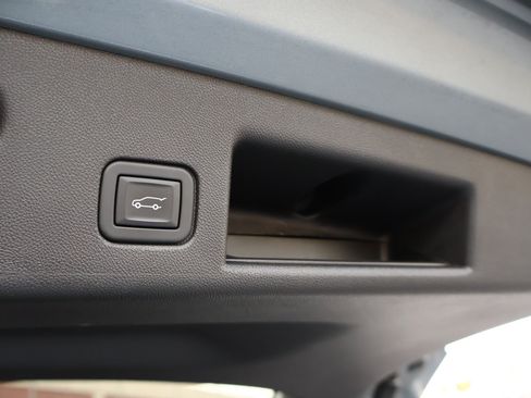 Used 2024 Chevrolet Equinox LT w/ LPO, Floor Liner Package FWD image 24