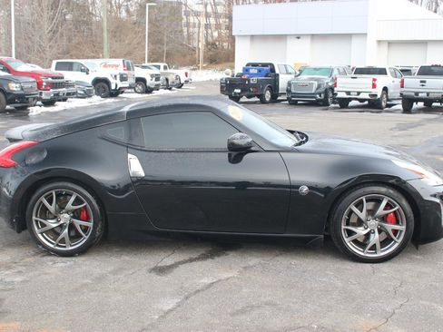 Used 2016 Nissan 370Z w/ Sport Package image 8
