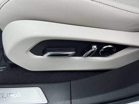 Used 2025 Acura RDX SH-AWD w/ Technology Package image 10