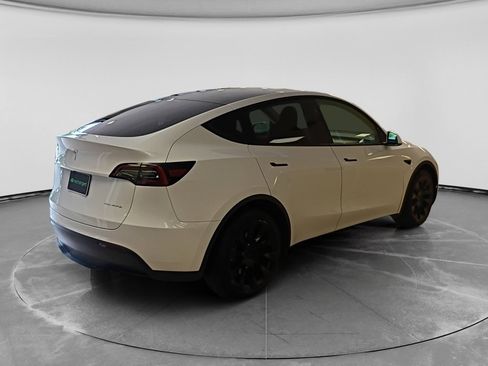 Used 2023 Tesla Model Y Long Range AWD/4WD image 12