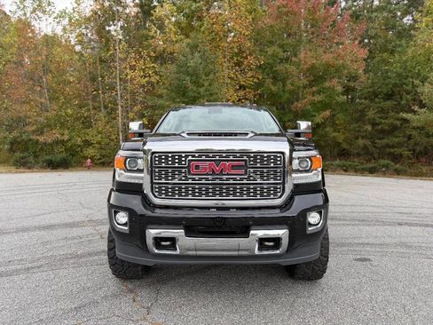 Used 2018 GMC Sierra 2500 Denali w/ Duramax Plus Package image 2